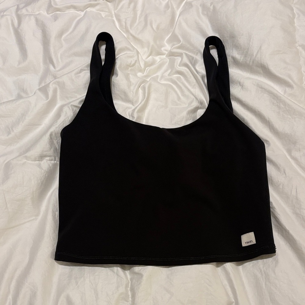 Vuori Midnight Black Performance Top